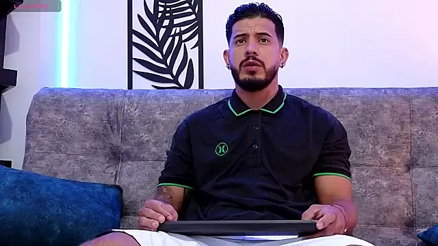 Snapshot of Bruno_Mattos chatting on 01-14-25, 09:41 Bruno Mattos online show from 01-14-25, 09:41