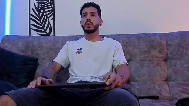 Snapshot of Bruno_Mattos chatting on 02-08-25, 09:57 Bruno Mattos online show from 02-08-25, 09:57