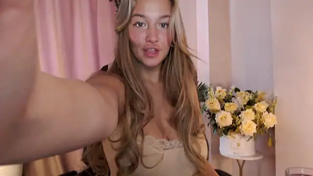 Milk Bunny online show from 02-12-25, 08:06