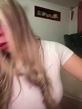 CristalGmez online show from 12-18-25, 03:56