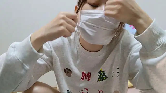 Snapshot of hi---chan- chatting on 12-16-24, 09:20 hi---chan- online show from 12-16-24, 09:20
