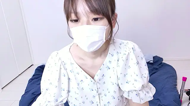 Snapshot of hi---chan- chatting on 04-27-26, 08:07 hi---chan- online show from 04-27-26, 08:07