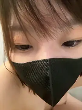 Snapshot of hi---chan- chatting on 06-20-26, 01:52 hi---chan- online show from 06-20-26, 01:52