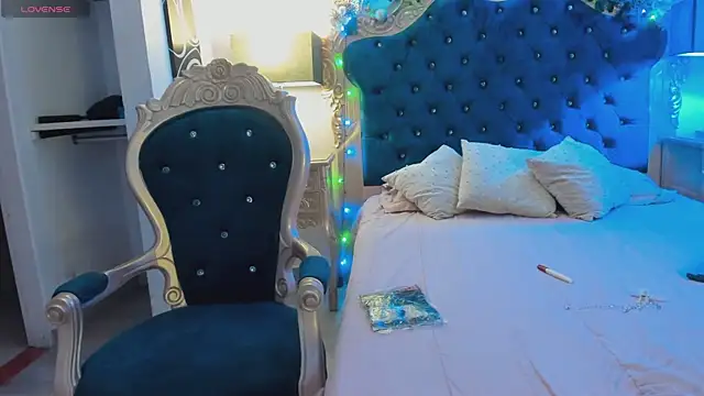 EmilyAllen  online show from 12-18-24, 07:36