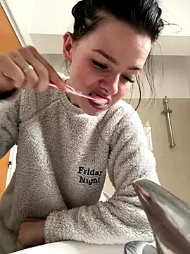 RoxiBlack online show from 12-19-25, 07:26