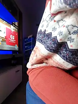 Snapshot of blondyruby chatting on 12-16-25, 09:36 blondyruby online show from 12-16-25, 09:36