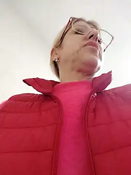 Snapshot of blondyruby chatting on 01-08-26, 09:33 blondyruby online show from 01-08-26, 09:33