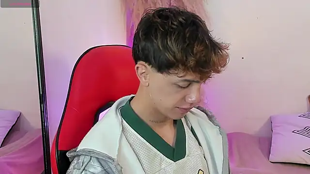 Snapshot of Tomy_Rox chatting on 09-12-25, 08:31 Tomy Rox online show from 09-12-25, 08:31