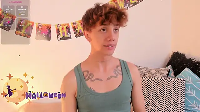 Snapshot of Tomy_Rox chatting on 10-28-25, 08:22 Tomy Rox online show from 10-28-25, 08:22