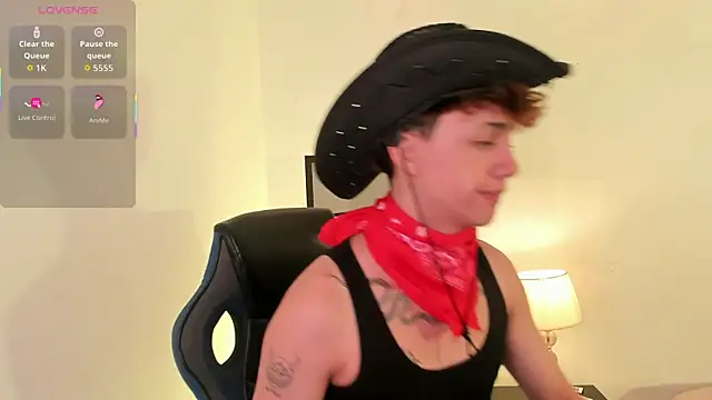 Snapshot of Tomy_Rox chatting on 11-23-25, 08:30 Tomy Rox online show from 11-23-25, 08:30