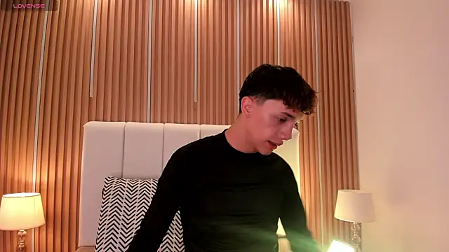 Snapshot of Tomy_Rox chatting on 02-08-26, 05:38 Tomy Rox online show from 02-08-26, 05:38