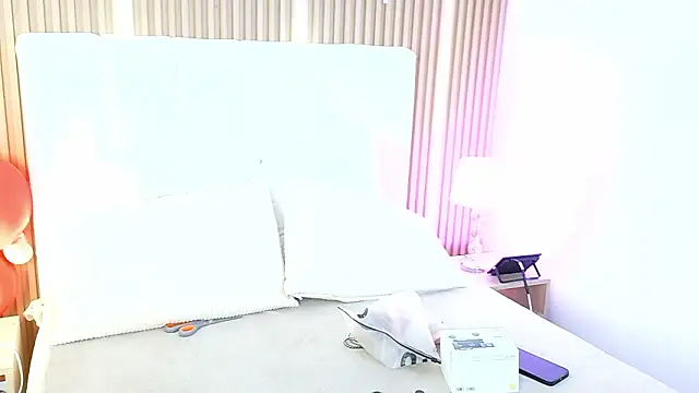 Snapshot of Tomy_Rox chatting on 02-17-26, 08:37 Tomy Rox online show from 02-17-26, 08:37