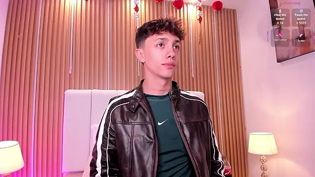 Snapshot of Tomy_Rox chatting on 02-27-26, 08:09 Tomy Rox online show from 02-27-26, 08:09