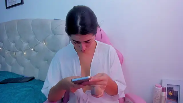 Snapshot of ChanellGV chatting on 02-25-25, 02:33 ChanellGV online show from 02-25-25, 02:33