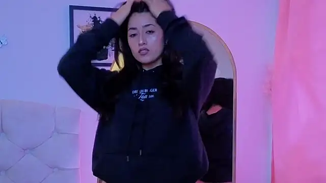 Snapshot of ChanellGV chatting on 11-19-25, 10:32 ChanellGV online show from 11-19-25, 10:32