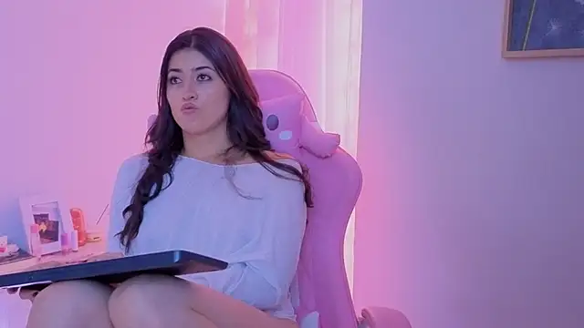 Snapshot of ChanellGV chatting on 11-26-25, 07:48 ChanellGV online show from 11-26-25, 07:48