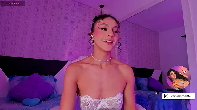Snapshot of MiissCharlotte chatting on 11-28-25, 12:13 MiissCharlotte online show from 11-28-25, 12:13