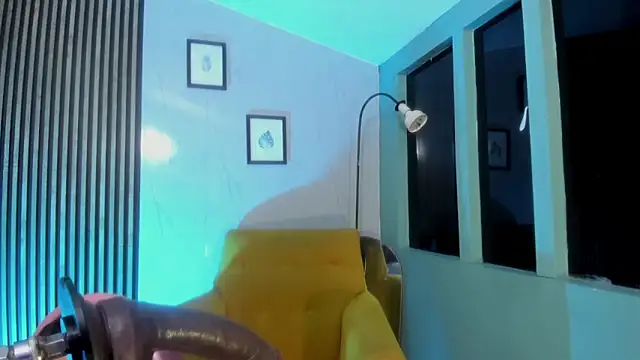 Red lady online show from 02-20-26, 03:47