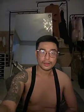 Snapshot of Asianhif chatting on 10-05-25, 05:00 Asianhif online show from 10-05-25, 05:00