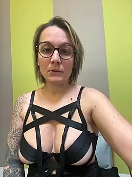 marinella07 online show from 02-09-25, 08:44