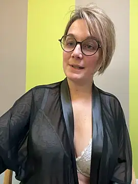 marinella07 online show from 02-15-25, 12:33