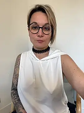 marinella07 online show from 03-18-25, 12:14