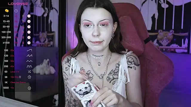 prettybones online show from 01-01-25, 12:44