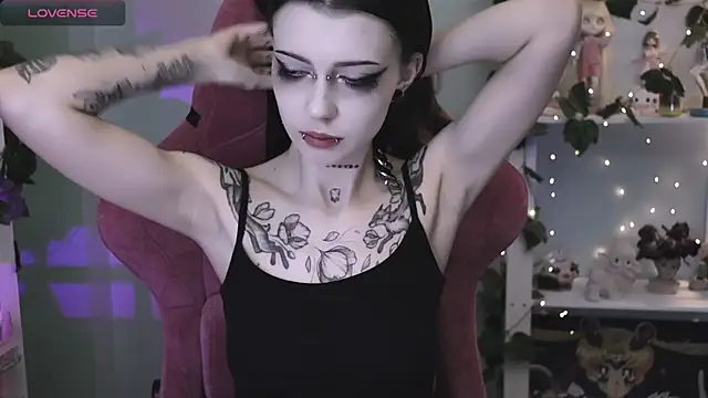 Snapshot of prettybones chatting on 06-29-26, 09:37 prettybones online show from 06-29-26, 09:37