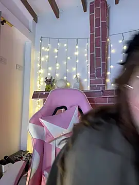 Juanelopez1 online show from 04-26-26, 04:10