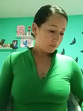 emilypoppy3 online show from 12-13-24, 02:49