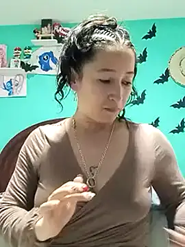 emilypoppy3 online show from 03-01-25, 02:37