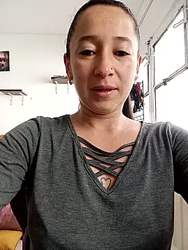 emilypoppy3 online show from 01-08-26, 08:33