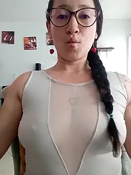 emilypoppy3 online show from 03-04-26, 07:09