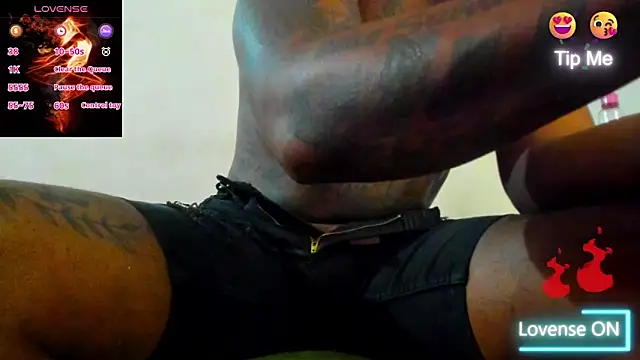 wotton 17 online show from 11-25-25, 03:06