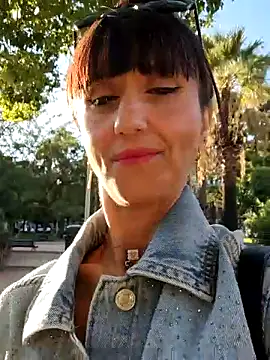 Snapshot of Melody87 chatting on 09-22-25, 04:42 Melody87 online show from 09-22-25, 04:42
