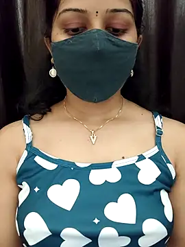 Snapshot of Angleannie chatting on 04-16-26, 04:41 Angleannie online show from 04-16-26, 04:41