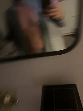 Snapshot of Guitccch chatting on 11-04-25, 09:03 Guitccch online show from 11-04-25, 09:03