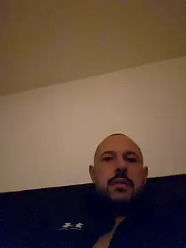 Snapshot of Guitccch chatting on 11-26-25, 04:46 Guitccch online show from 11-26-25, 04:46