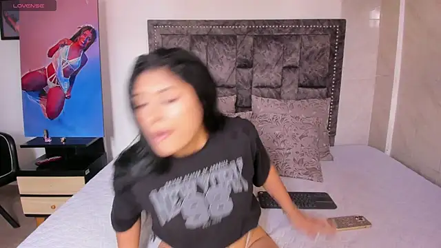 CandyRoxx1  online show from 04-01-26, 09:01