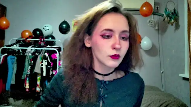 JoannaTompson online show from 10-16-25, 02:34