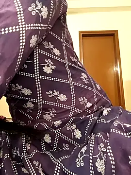 Snapshot of Ruchi-34 chatting on 07-11-26, 01:41 Ruchi-34 online show from 07-11-26, 01:41
