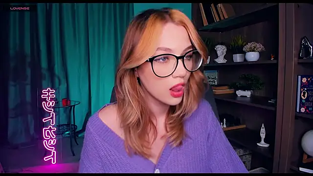 Snapshot of MelissaTetris chatting on 12-19-24, 11:18 MelissaTetris online show from 12-19-24, 11:18