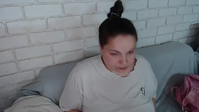 Crazyy girl  online show from 05-24-26, 05:29