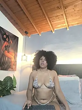 Snapshot of EmmilyBrant chatting on 07-16-26, 11:22 EmmilyBrant online show from 07-16-26, 11:22