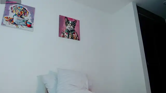 Snapshot of lilith_luv chatting on 10-31-25, 08:04 lilith luv online show from 10-31-25, 08:04