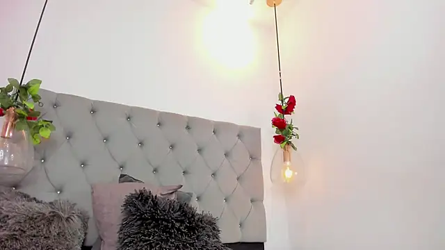 Snapshot of AnnPrices chatting on 01-08-25, 03:50 AnnPrices online show from 01-08-25, 03:50