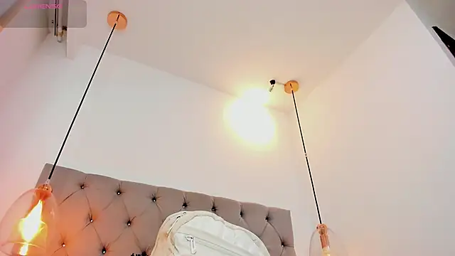 Snapshot of AnnPrices chatting on 02-21-25, 07:21 AnnPrices online show from 02-21-25, 07:21