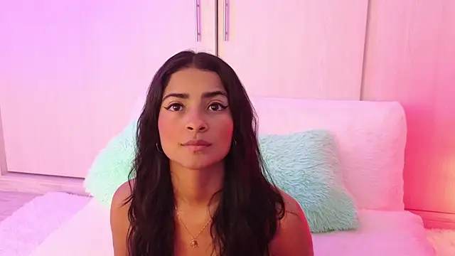 Snapshot of Yues050600 chatting on 12-13-24, 01:26 Yues050600 online show from 12-13-24, 01:26