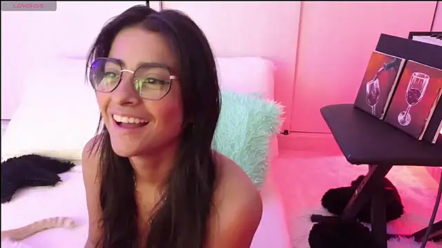 Snapshot of Yues050600 chatting on 02-17-25, 05:14 Yues050600 online show from 02-17-25, 05:14