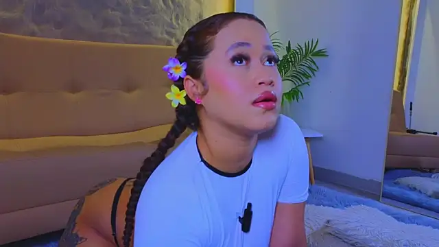 Isa  Blanc online show from 10-06-25, 03:15